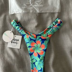 NWT Kulani Kinis Serine Marine Bottoms